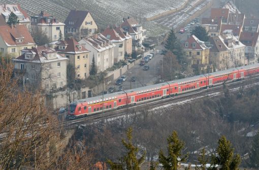 Die Gäubahn soll  über den Flughafen in die City  fahren. Foto: dpa/Kraufmann