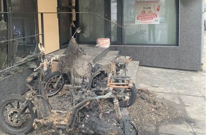 Stuttgart-Ost: Brennende Motorroller ziehen Pizzadienst in Mitleidenschaft