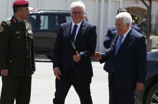 Palästinas Präsident Mahmud Abbas (rechts) und Bundespräsident Frank-Walter Steinmeier in Ramallah. Foto: AFP