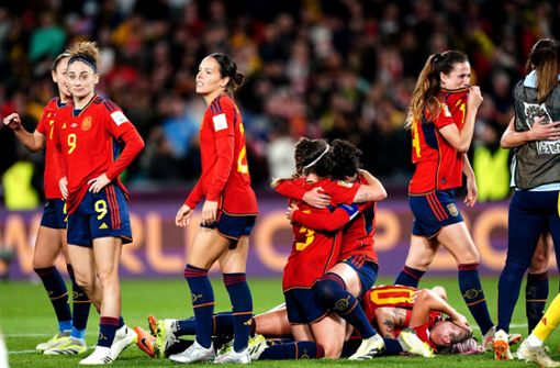 Die Spanierinnen feiern ihren Sieg. Foto: dpa/Zac Goodwin