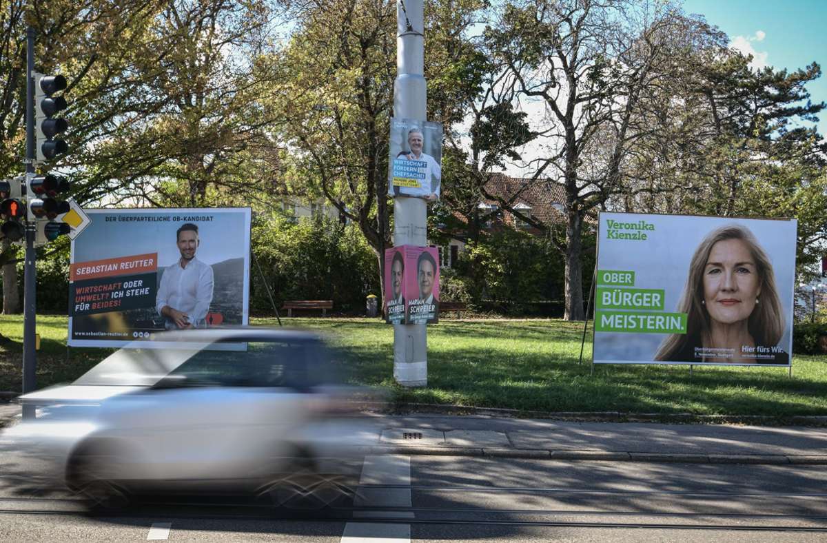 Der Plakatwald in Stuttgart wächst: Seit Sonntag sind die Kandidaten in der Stadt auf ihren Werbetafeln sichtbar.