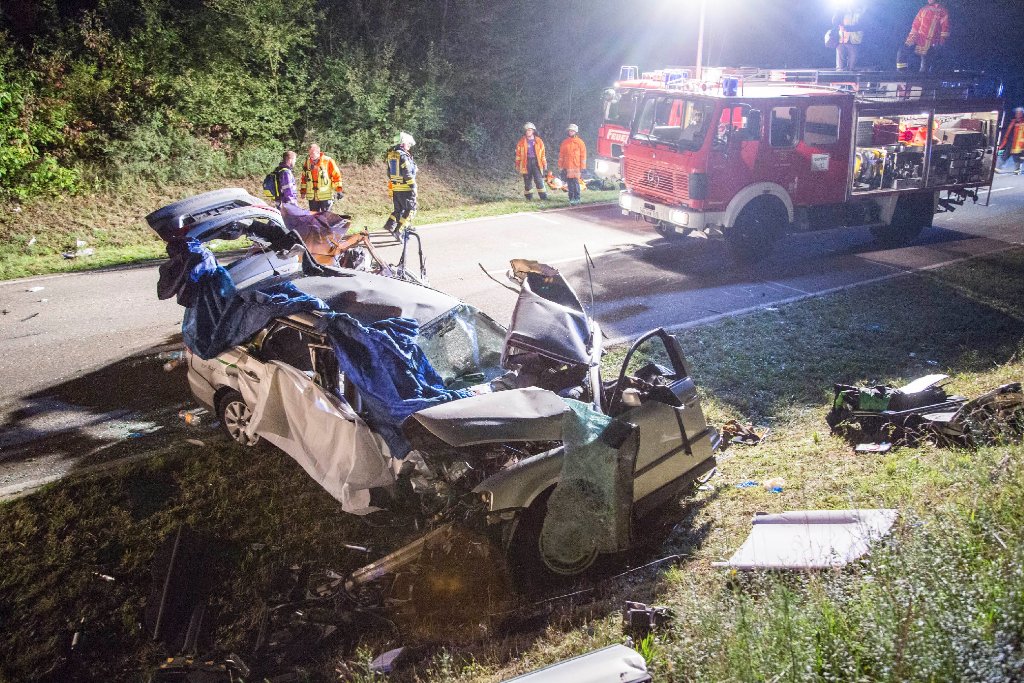 Vier Menschen sind bei dem Unfall im Kreis Heilbronn ums Leben gekommen.