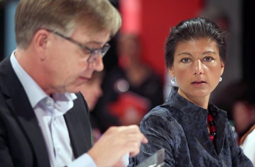 Gegenspieler: Als Favoriten für die Gysi-Nachfolge gelten Dietmar Bartsch und Sahra Wagenknecht. Foto: dpa