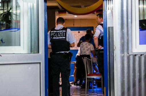 Die Polizei findet am Tatort eine andere Situation vor als erwartet. Foto: KS-Images.de