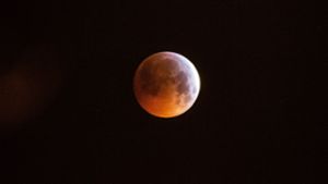 Die rote Färbung des Mondes war über Stuttgart gut zu erkennen. Foto: 7aktuell.de/David M. Skiba