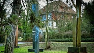 Schattendasein: Hajek-Villa und Skulpturen am Hasenberg Foto: Lichtgut/Achim Zweygarth
