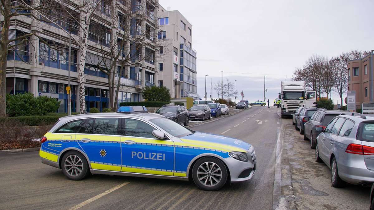 Stuttgart-Möhringen: 29-jähriger Lkw-Fahrer tödlich verunglückt