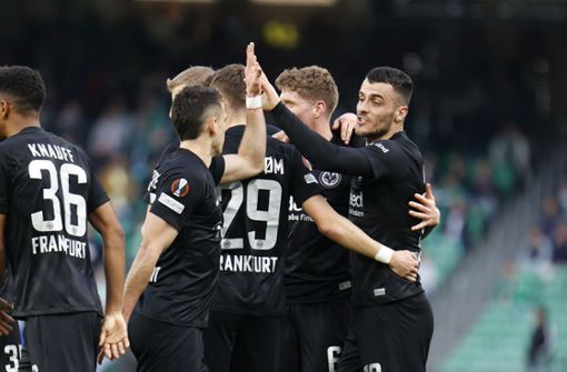 Die Spieler von Eintracht Frankfurt können sich freuen. Foto: dpa/Daniel Gonzalez Acuna