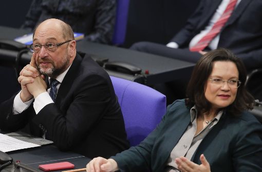 SPD-Parteichef Martin Schulz und Fraktionschefin Andrea Nahles erwischt das Jamaika-Scheitern im ungünstigsten Moment. Steuern sie jetzt um? Foto: AP