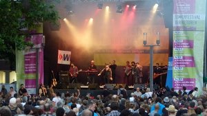 14 Bands treten beim Sommerfestival der Kulturen auf dem Marktplatz in Stuttgart auf. Klicken Sie sich durch unsere Bildergalerie mit dem Programm. Foto: Forum der Kulturen