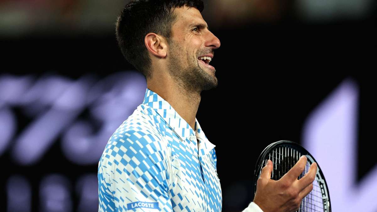 Australian Open in Melbourne: Novak Djokovic wirkt erst verletzt – und spielt dann munter auf