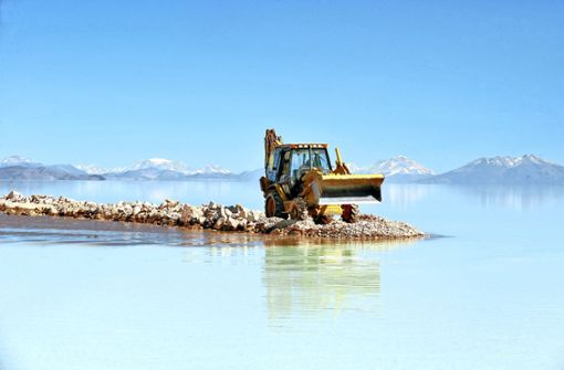 Derzeit wird Lithium vor allem aus südamerikanischen Salzseen gewonnen, wie hier in Bolivien. Foto: AFP/AIZAR RALDES