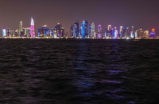 Die imposante Skyline der katarischen Hauptstadt Doha zeigt den Reichtum des Wüstenstaates, den die Förderung von Erdöl- und Gas bringt. Foto: AFP/KHALED DESOUKI