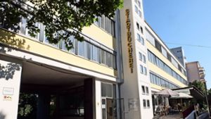 Die Musikschule wird erst nächstes Jahr in das Gebäude Überkinger Straße 15 umziehen. Foto: Frey