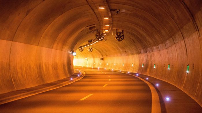 Tunnel nach Unfall gesperrt