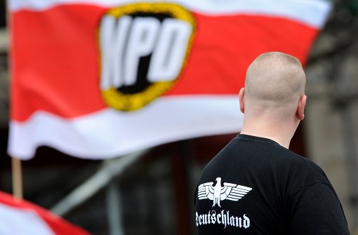 Die NPD „plane rassistisch motivierte Staatsverbrechen und wolle acht bis elf Millionen Menschen aus Deutschland vertreiben“, schreibt Politologe Steffen Kailitz. Foto: dpa
