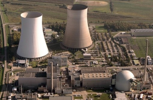 Die Kernkraftwerke Philippsburg (Foto) und Neckarwesteheim werden nicht früher vom Netz genommen. Foto: dpa