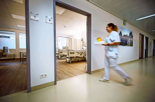 In fünf Doppelzimmern können Patienten nach der Notaufnahme kurzfristig betreut werden. Foto: Gottfried Stoppel