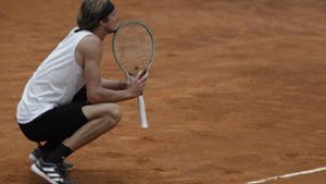 Nach einem schwachen Start seitens Zverev lieferten sich die Tennisspieler ein Match auf Augenhöhe. Foto: dpa/Gregorio Borgia