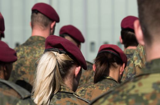 Die Bundeswehr ist auf der Suche nach Handwerkern und wirbt mit dem Slogan „Gas, Wasser, Schießen“. Foto: dpa