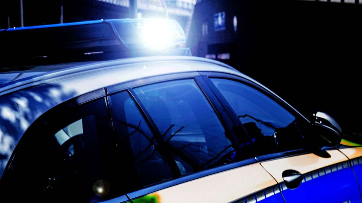 Unfall in Sindelfinger Parkhaus: Polizei sucht Besitzer von beschädigtem Auto