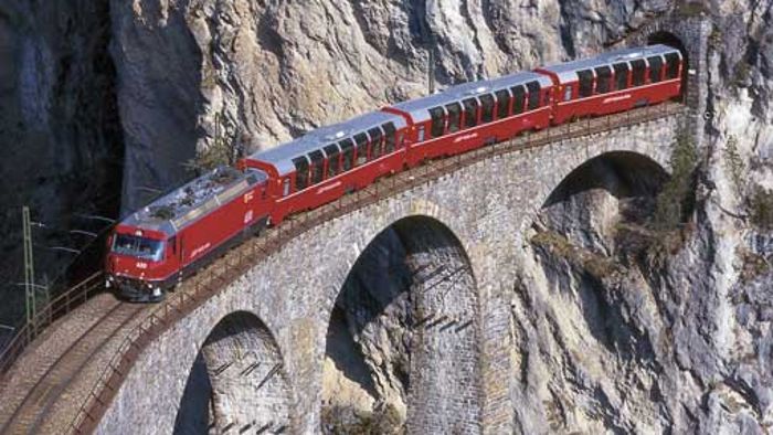 In einem Zug über die Alpen