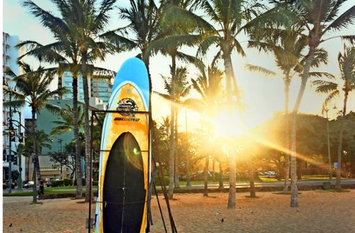 Am Strand von Honolulu: Kein Ort steht so sehr für das Aloha-Gefühl wie Waikiki. Foto: Hammel