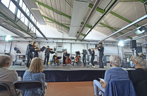 In der Jesinger-Werkhalle spürte das Podium Festival der Verbindung von Fabrik und Musik nach. Foto: Gaby Weiß