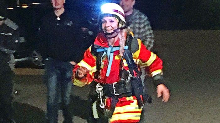 Diese Frau will 300 Kilometer rennen – in Feuerwehrmontur