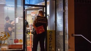 Täter schießen bei Überfall auf  Pizzeria