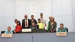 Die Kinder haben Thomas Reusch-Frey im Landtag besucht. Foto: Büro Reusch-Frey
