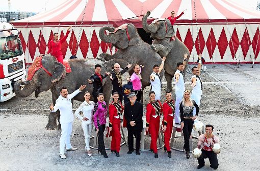 So haben die Artisten des Zirkus Charles Knie vor zwei Jahren für die Pressefotografen posiert. Foto: factum/Archiv