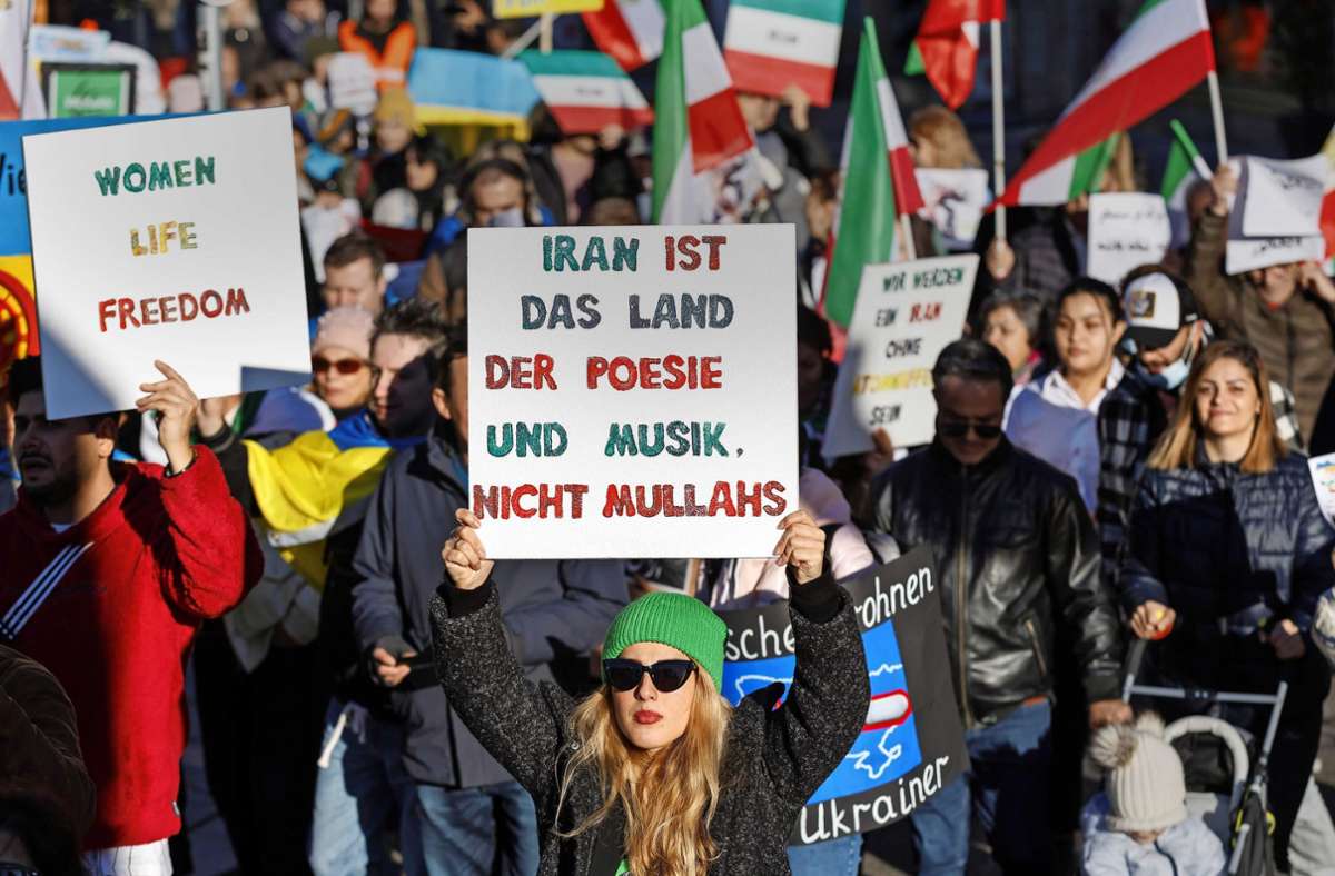 In Stuttgart wird gegen die Zustände im Iran demonstriert.