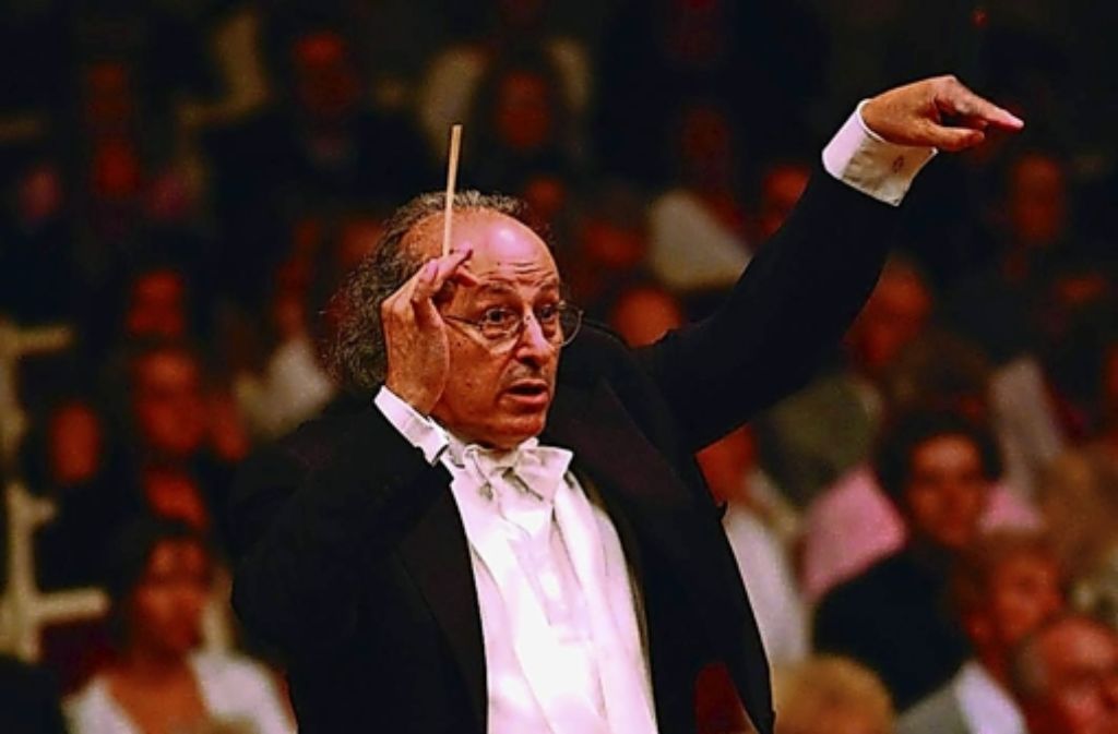 Ein Dirigent, der singt: Eliahu Inbal Foto: dpa