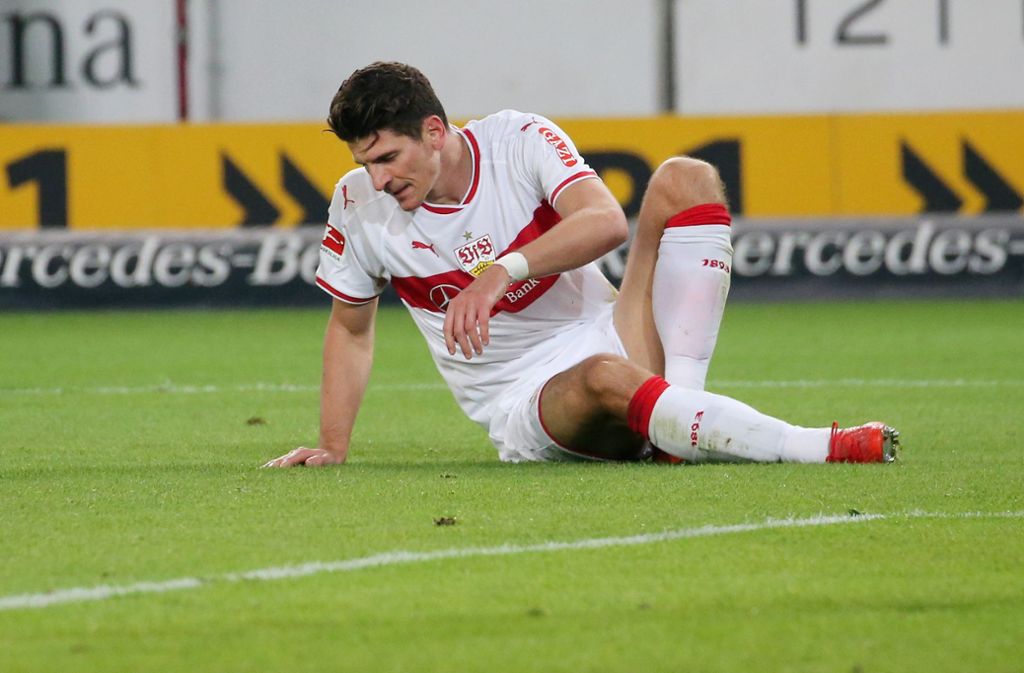 Mario Gomez vom VfB Stuttgart hat sich gegen Eintracht Frankfurt verletzt.
