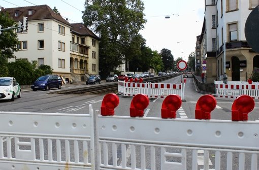 Durchfahrt verboten: Die Waiblinger Straße bleibt vorerst weiterhin gesperrt. Foto: Maira Schmidt