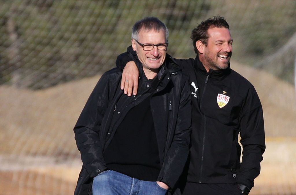 Michael Reschke (links) und Trainer Markus Weinzierl wollen den VfB aus dem Abstiegssumpf ziehen. Foto: Pressefoto Baumann