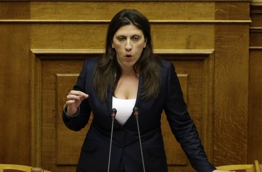 Zoe Konstantopoulou, die griechische Parlamentspräsidentin und Gegnerin weiterer Sparmaßnahmen, hat die Debatte zum neuen Spar- und Hilfspaket auf Donnerstag verschoben. Foto: AP