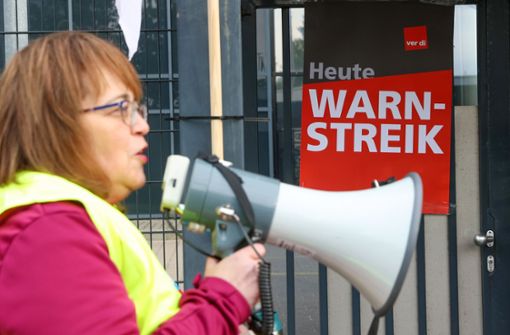 Verdi zeigt sich streikbereit – wie lange hält die Front noch? Foto: dpa/Bodo Marks