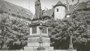 Verschollen geglaubte Teile des Schillerdenkmals aufgetaucht