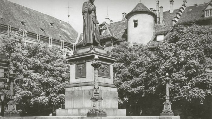 Verschollen geglaubte Teile des Schillerdenkmals aufgetaucht