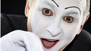 Carlos Martinez, ein Meister der klassischen Pantomime und seit 40 Jahren auf der Bühne, glaubt an den therapeutischen Wert von Humor. Foto: Bernd Eidenmüller
