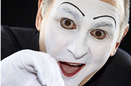 Carlos Martinez, ein Meister der klassischen Pantomime und seit 40 Jahren auf der Bühne, glaubt an den therapeutischen Wert von Humor. Foto: Bernd Eidenmüller