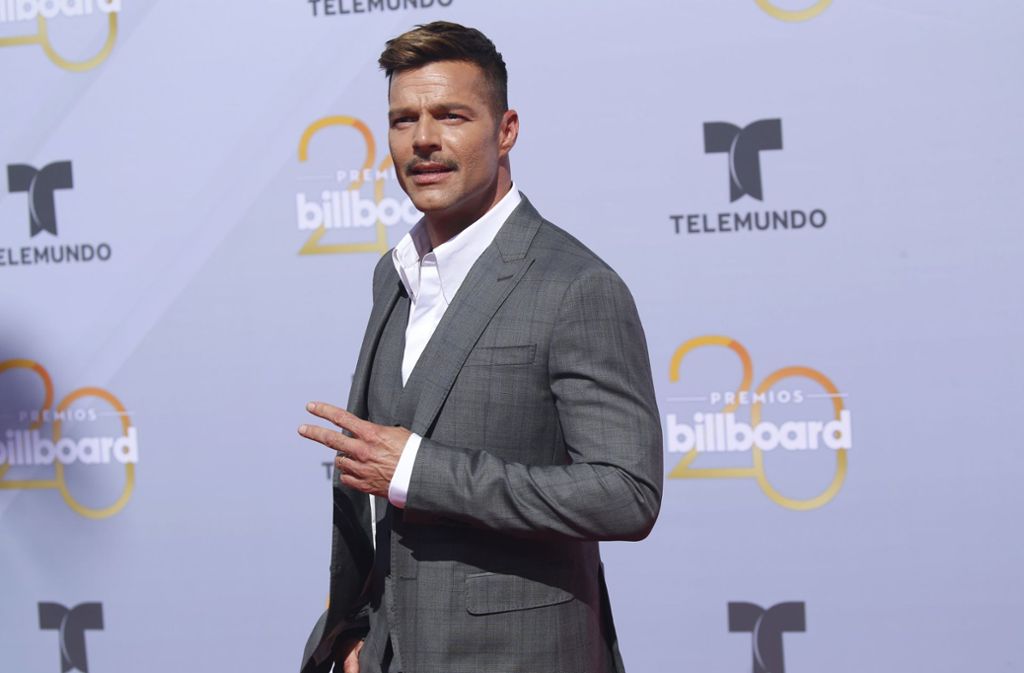 Doch, doch: So einen Mann gibt es wirklich . . .  und der heißt Ricky Martin. Foto: AP/Eric Jamison