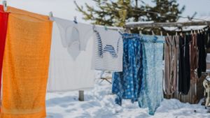 Wäsche im Winter draußen trocknen - So geht's