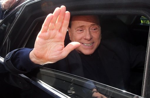 Silvio Berlusconi will anteile an seinem Fußballklub AC Mailand verkaufen. Foto: dpa