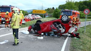Auf der Bundesstraße bei Metzingen ist es am 1. Mai zu einem schweren Unfall gekommen. Foto: Eibner-Pressefoto