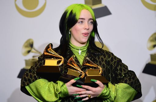 Schwer beladen: Sängerin Billie Eilish bei den Grammys. Foto: AFP/FREDERIC J. BROWN