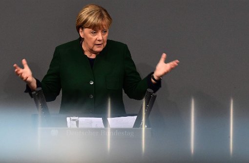 „Viele Menschen machen sich in diesen Tagen Sorgen um die Stabilität unserer so gewohnten Ordnung“, sagte Kanzlerin Angela Merkel in ihrer Bundestagsrede. Foto: AFP