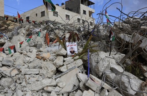 Das zerstörte Haus eines palästinensischen Attentäters: Bei der aktuellen Gewaltwelle in Israel versucht Ministerpräsident Benjamin Netanjahu Härte zu zeigen. Foto: EPA